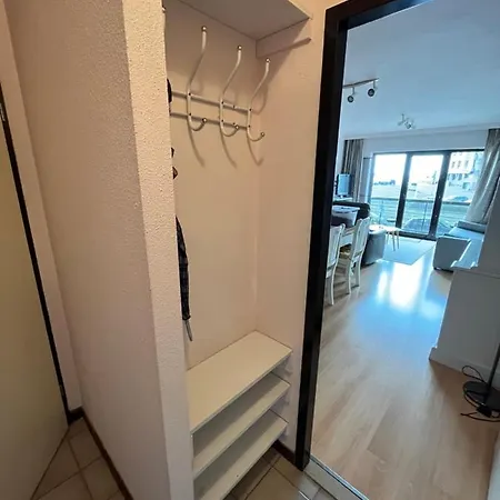 Frontaal Zeezicht In De Strandjutter Ostenda